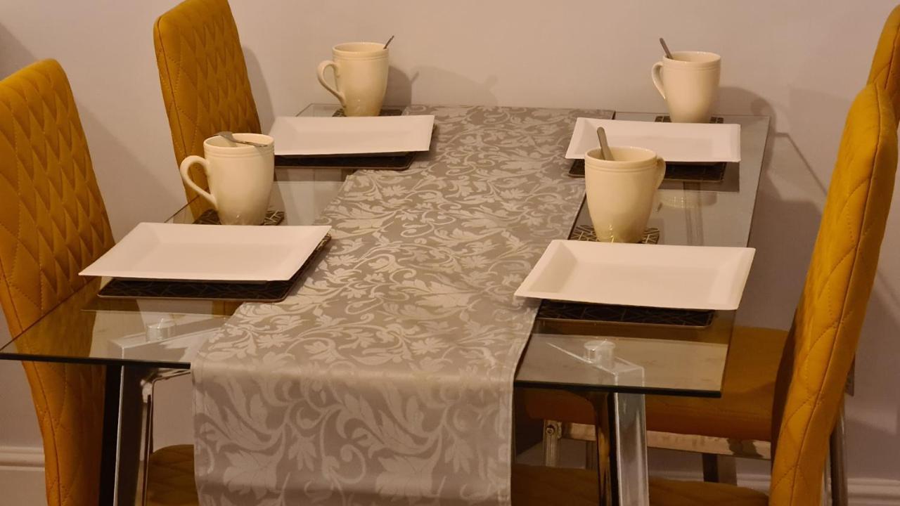 Spacious 3 Bedroom House, 6 Beds In Spondon, Derby With Parking エクステリア 写真