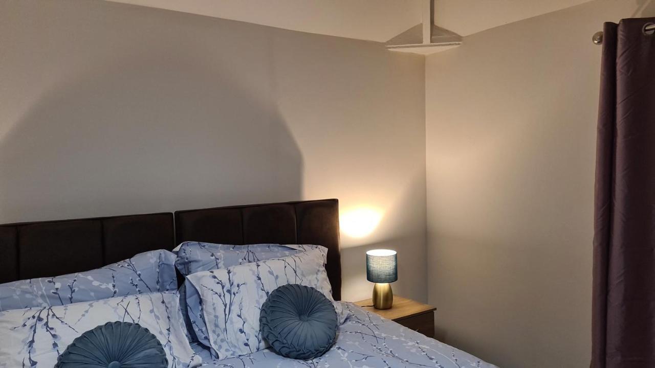 Spacious 3 Bedroom House, 6 Beds In Spondon, Derby With Parking エクステリア 写真